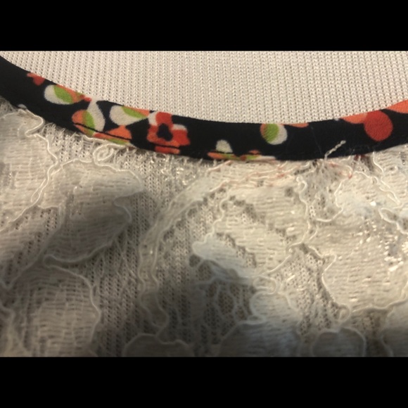 🍍Papermoon mixed material top lace and floral🍍 - Picture 6 of 8